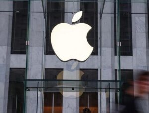 Apple, iOS 26’daki “Liquid Glass” tasarımı buğulamaya devam ediyor